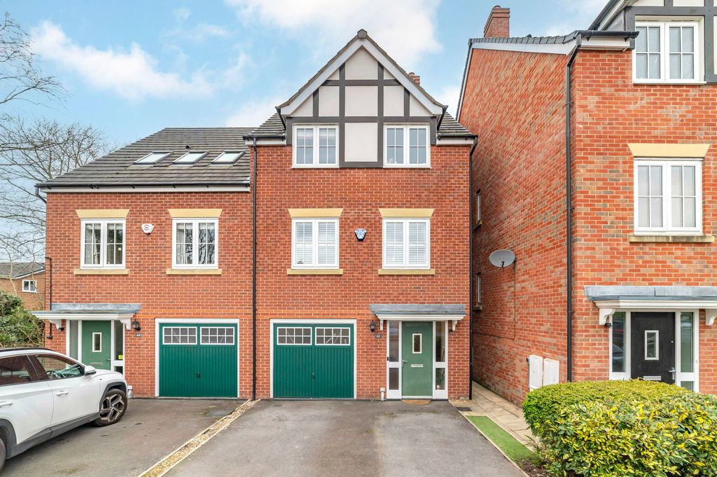 Property photo 1 of 33