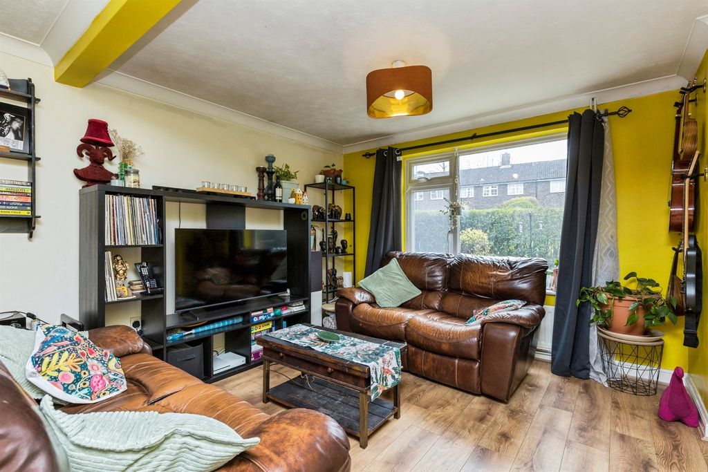 Property photo 3 of 18