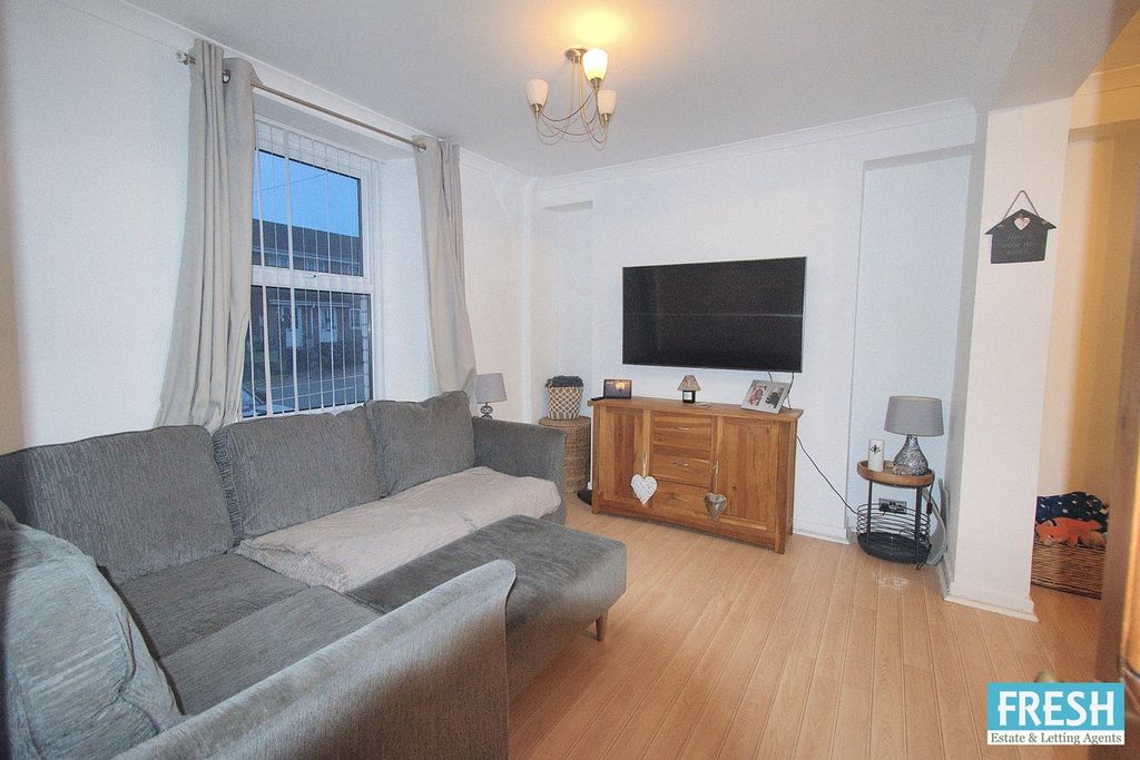 Property photo 3 of 19