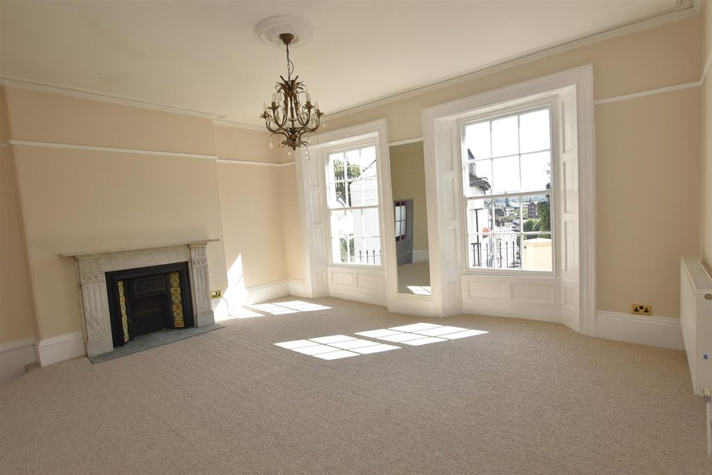 Property photo 2 of 21 Lounge/Dining Room