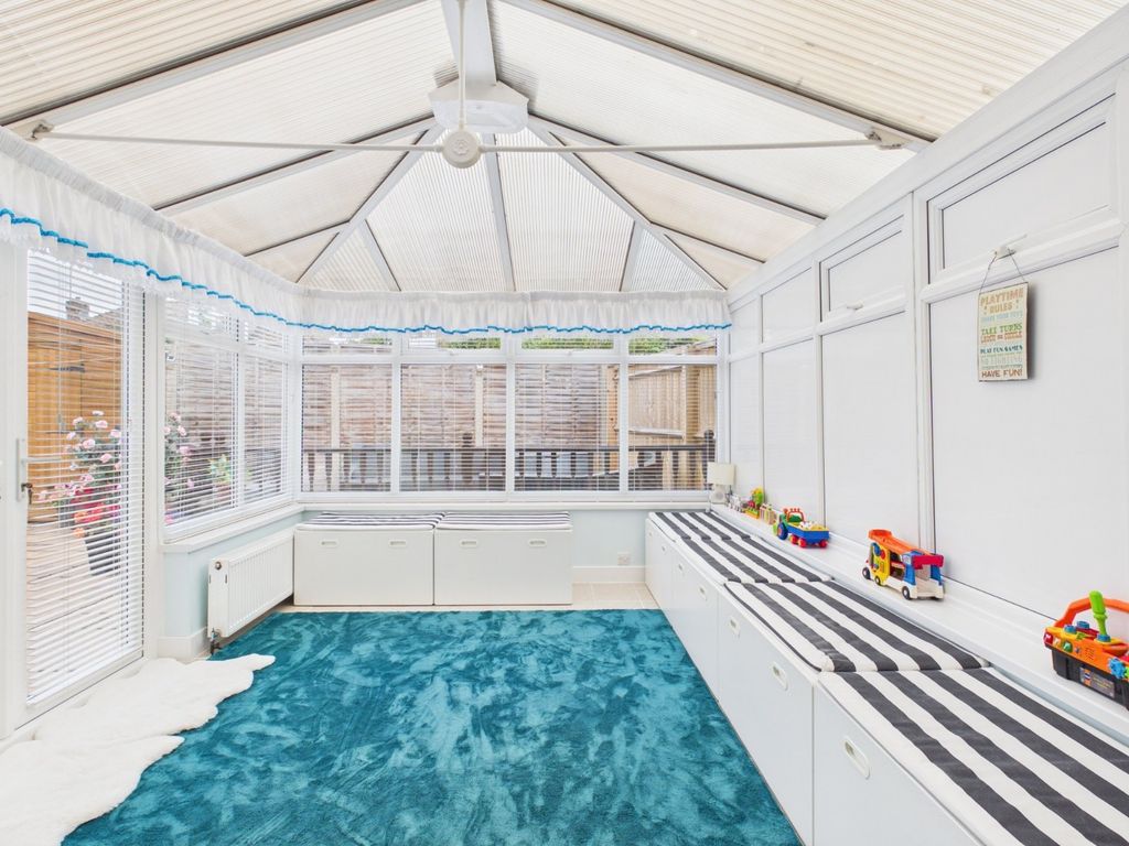 Property photo 3 of 22 Conservatory