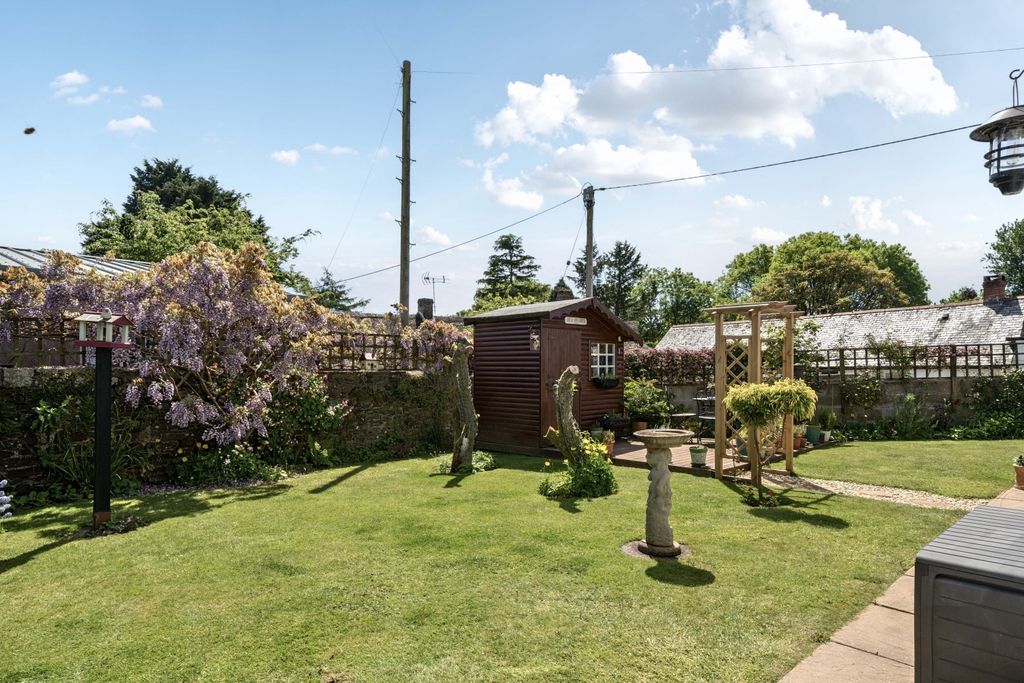 Property photo 3 of 26 1293587-3-6825F1732E43c-Arw