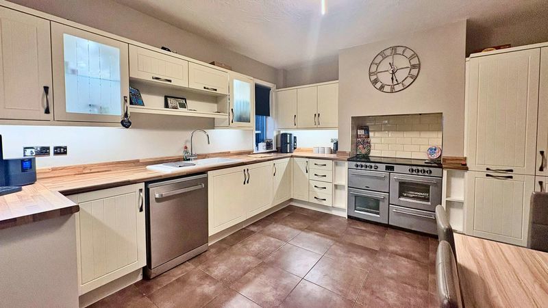 Property photo 3 of 18 Photo 15