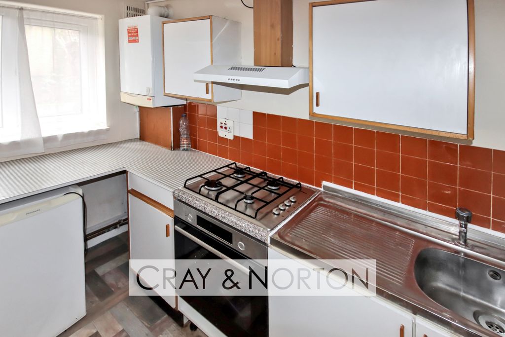 Property photo 3 of 7 Photo 2