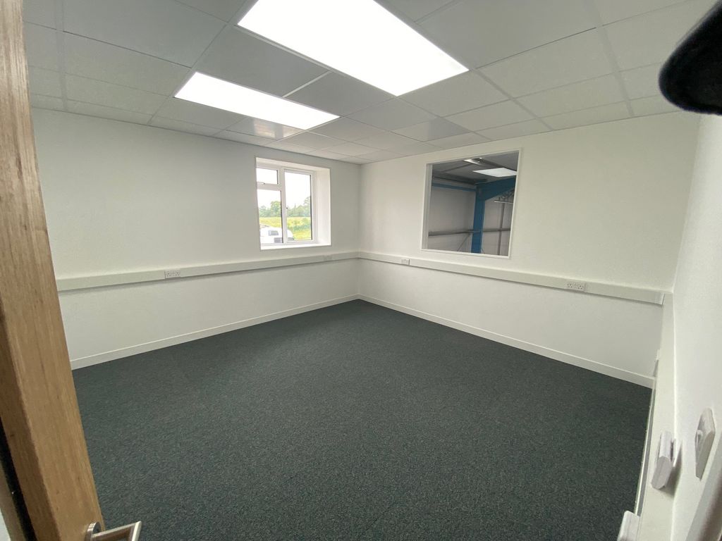 Property photo 3 of 4 Office