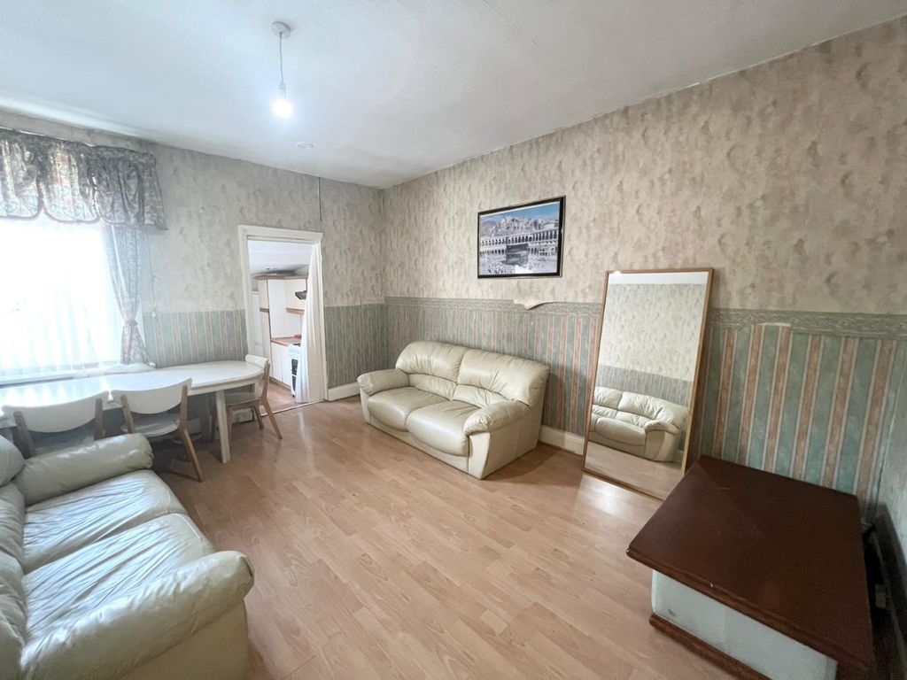 Property photo 2 of 5
