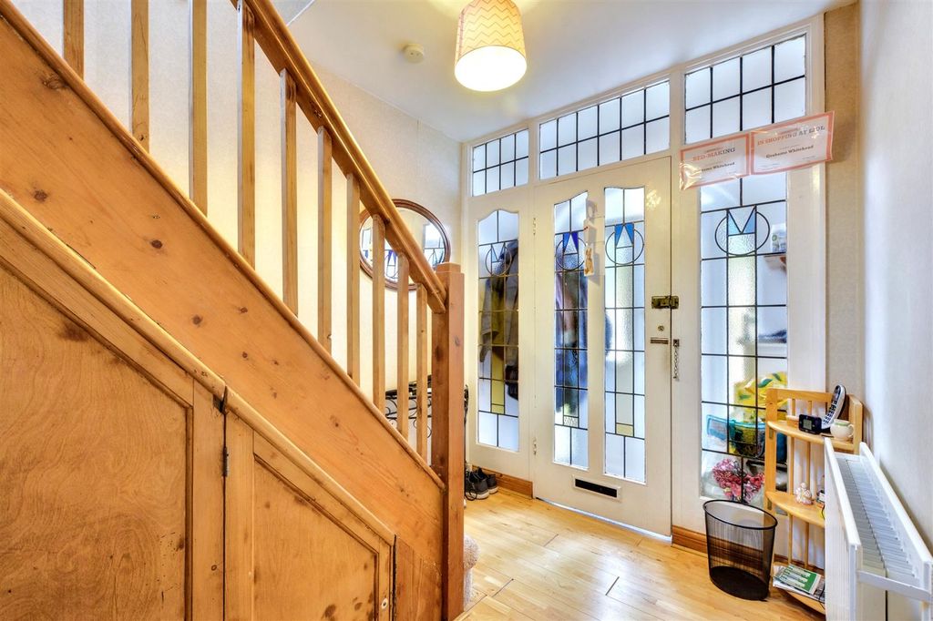 Property photo 2 of 15 Entrance Hall.Jpeg