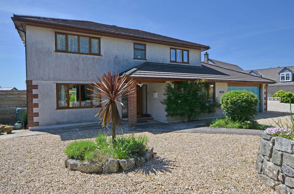 Property photo 2 of 37