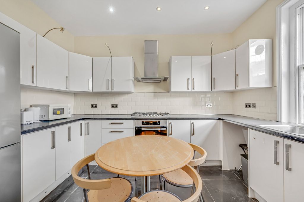 Property photo 3 of 11 Picture No. 01