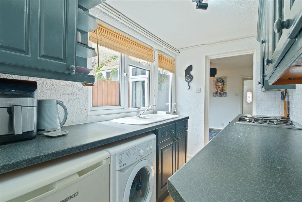 Property photo 3 of 12 Kitchen.Jpg