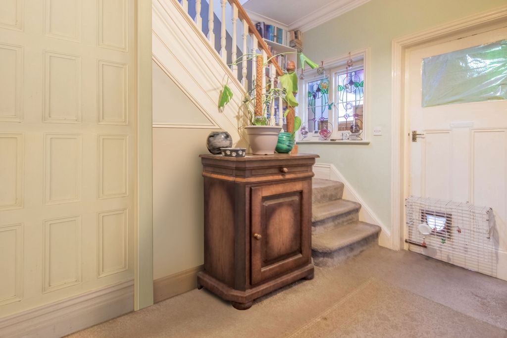 Property photo 3 of 20 Dale-14