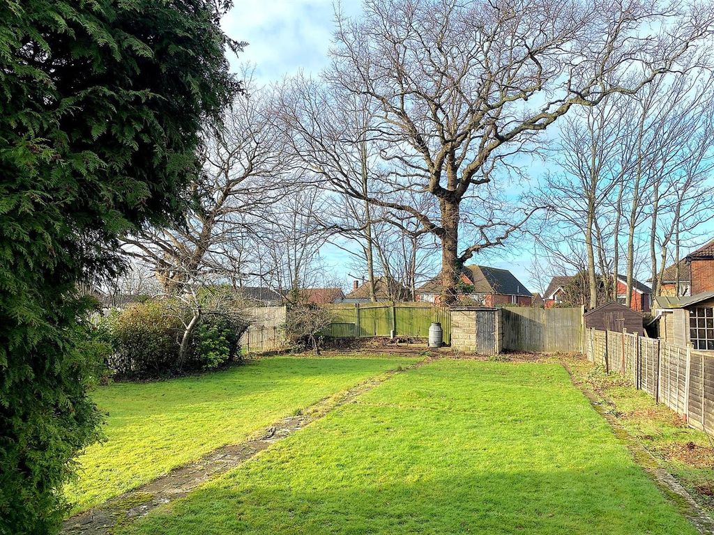 Property photo 2 of 15 55 Chantry Ave - Garden1.Jpg