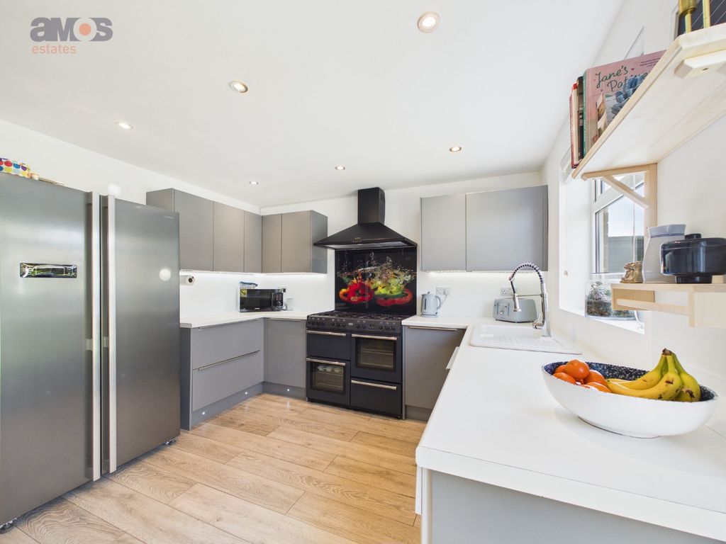 Property photo 2 of 15 4982165