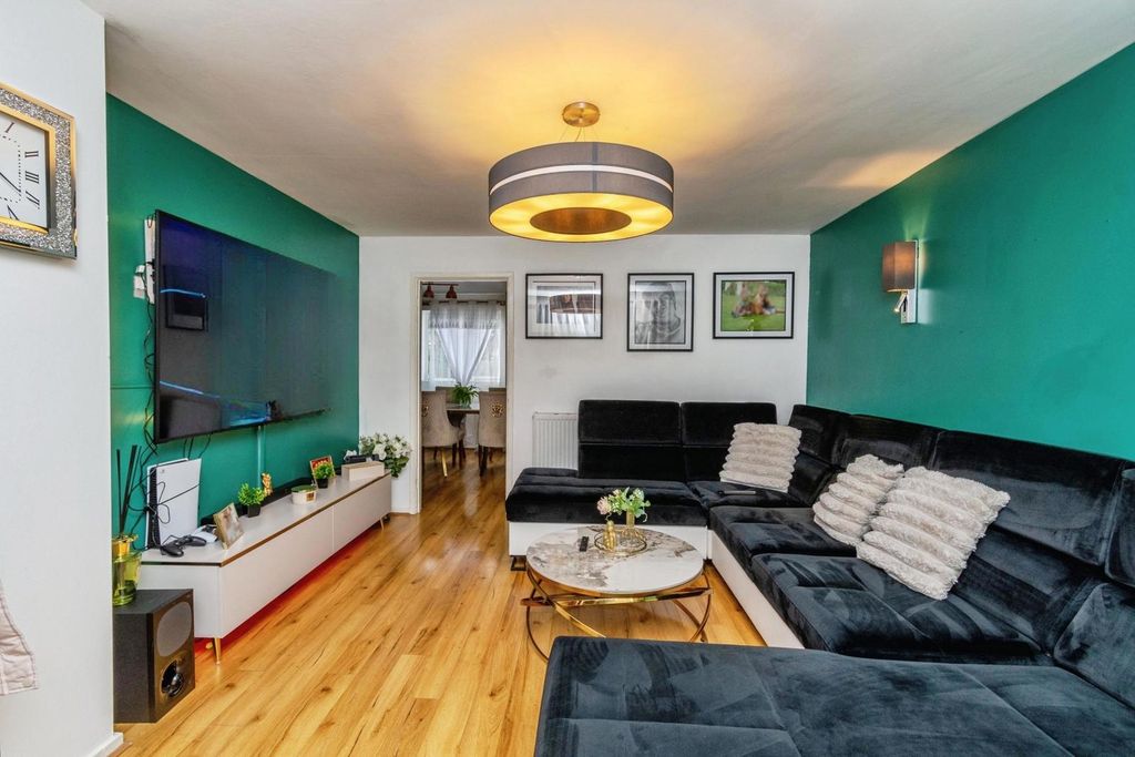 Property photo 2 of 18 Pbox-Img.Jpg