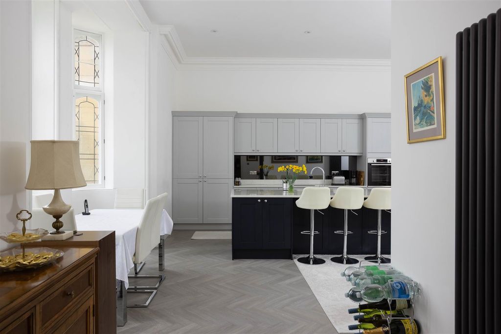 Property photo 3 of 17 00011.Jpg