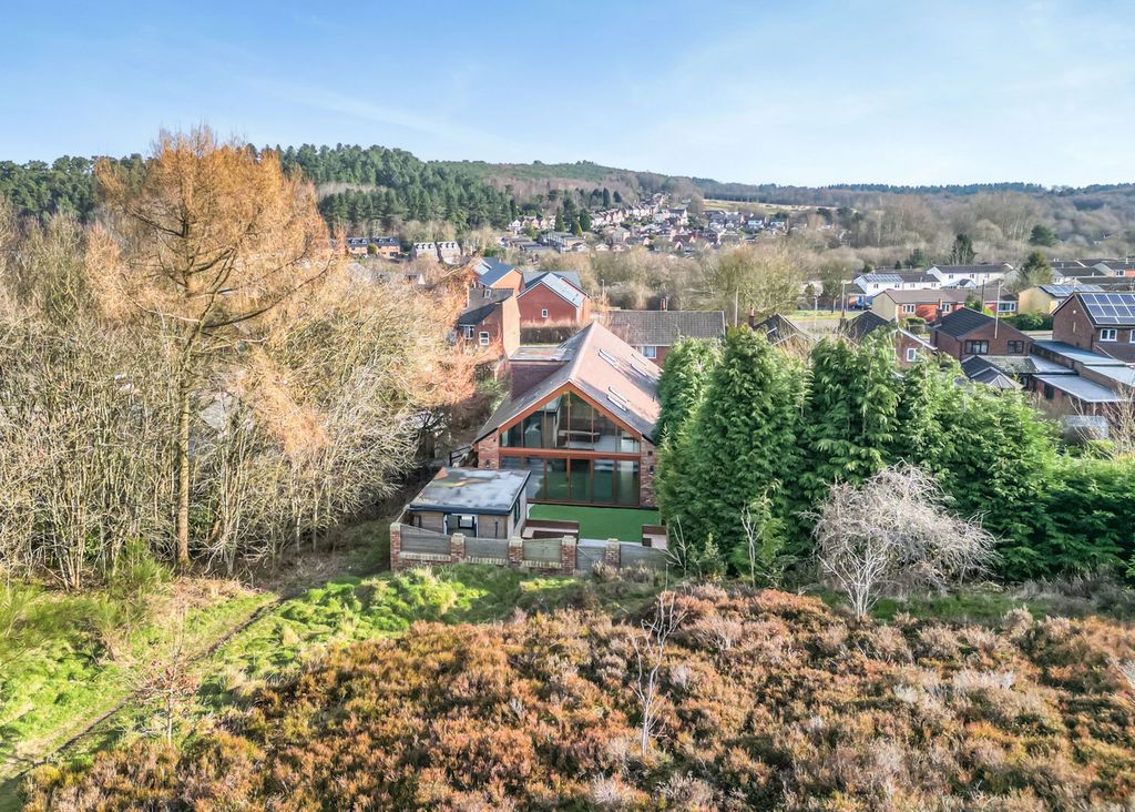 Property photo 1 of 32