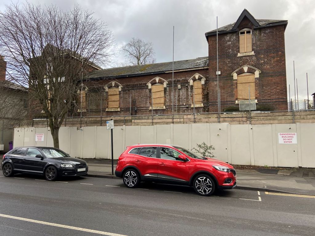 Property photo 1 of 8