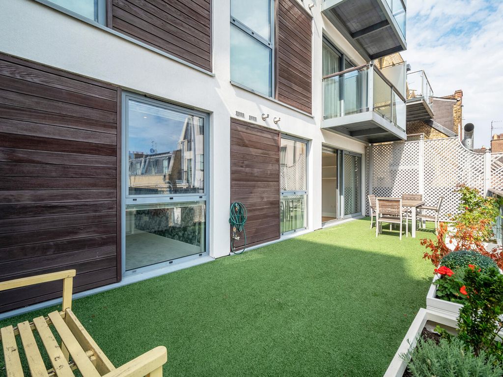 Property photo 1 of 8 Terrace / Patio