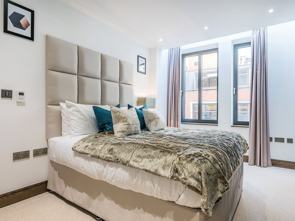 Property photo 3 of 24 Hanway Street