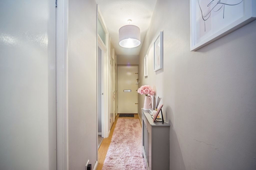 Property photo 2 of 12 Photo