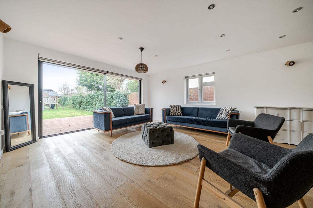 Property photo 3 of 57 Main Reception