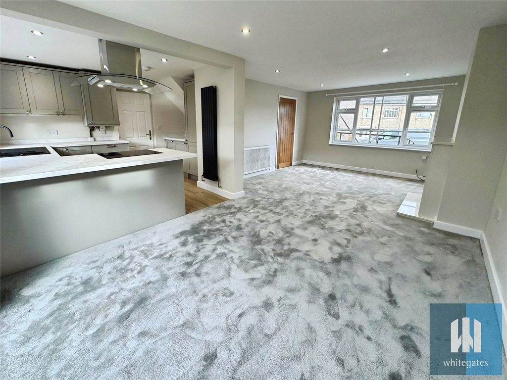 Property photo 2 of 18 Picture No. 13