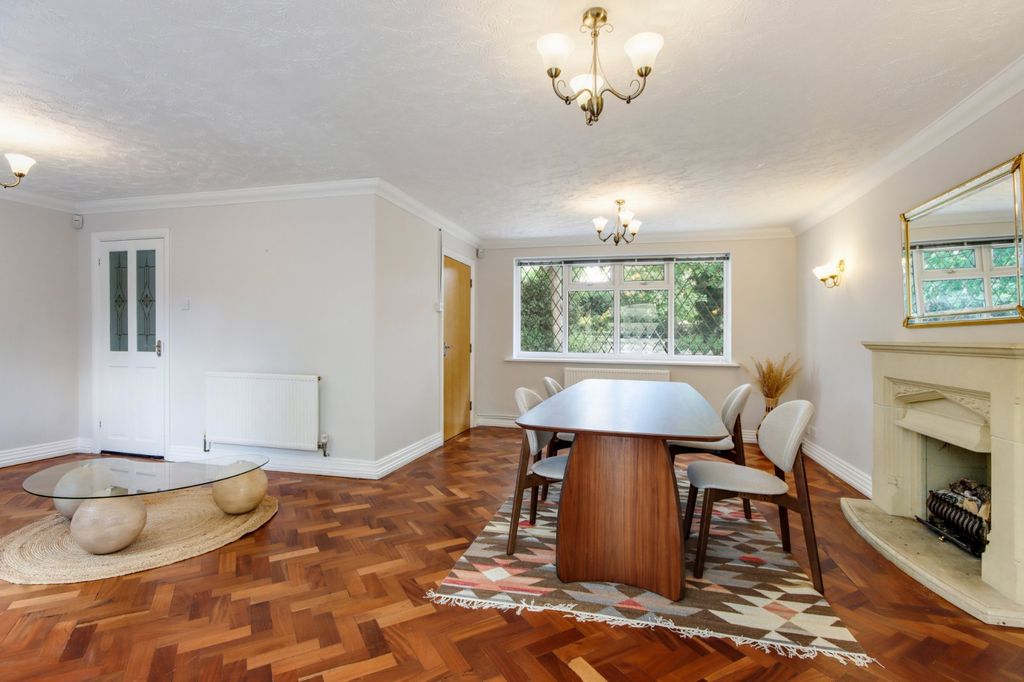 Property photo 3 of 16 Dining/Sitting Rm