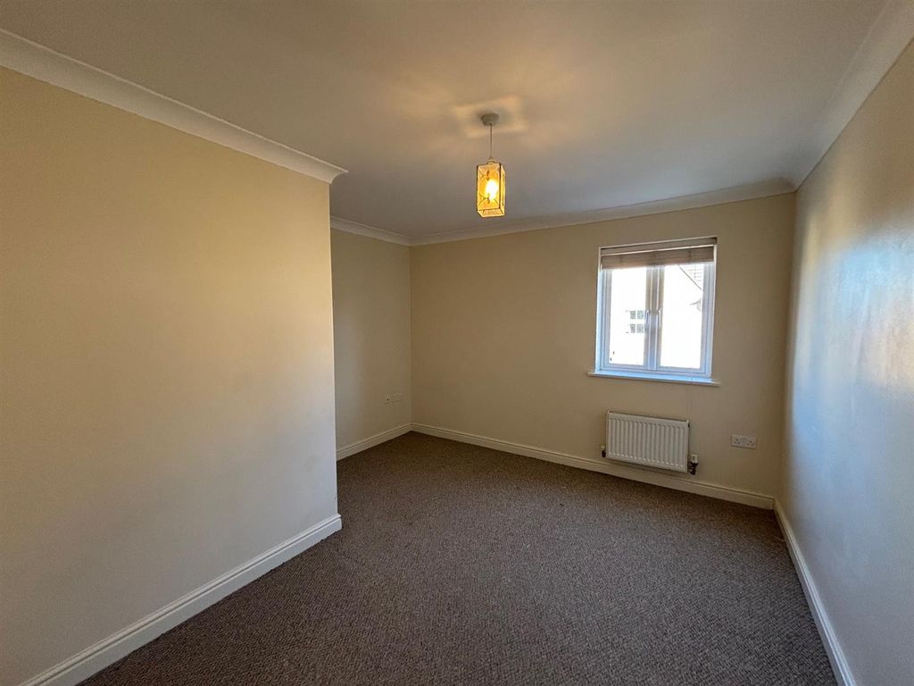 Property photo 3 of 4 Bedroom