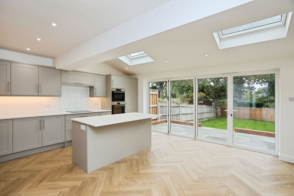 Property photo 2 of 15 Pbox-Img.Jpg