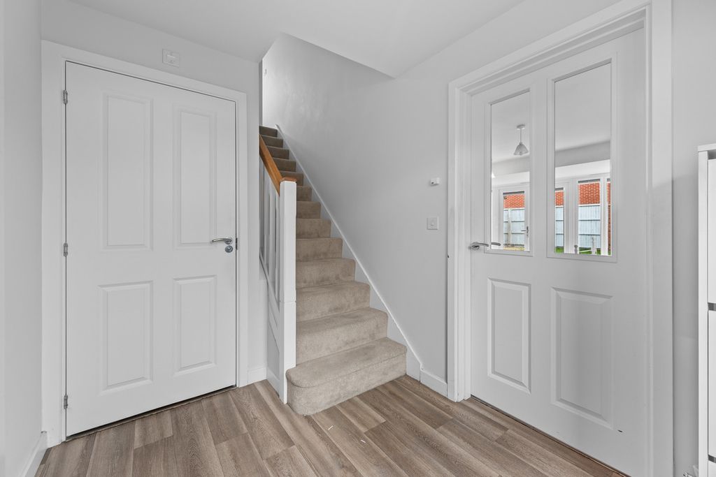 Property photo 2 of 29