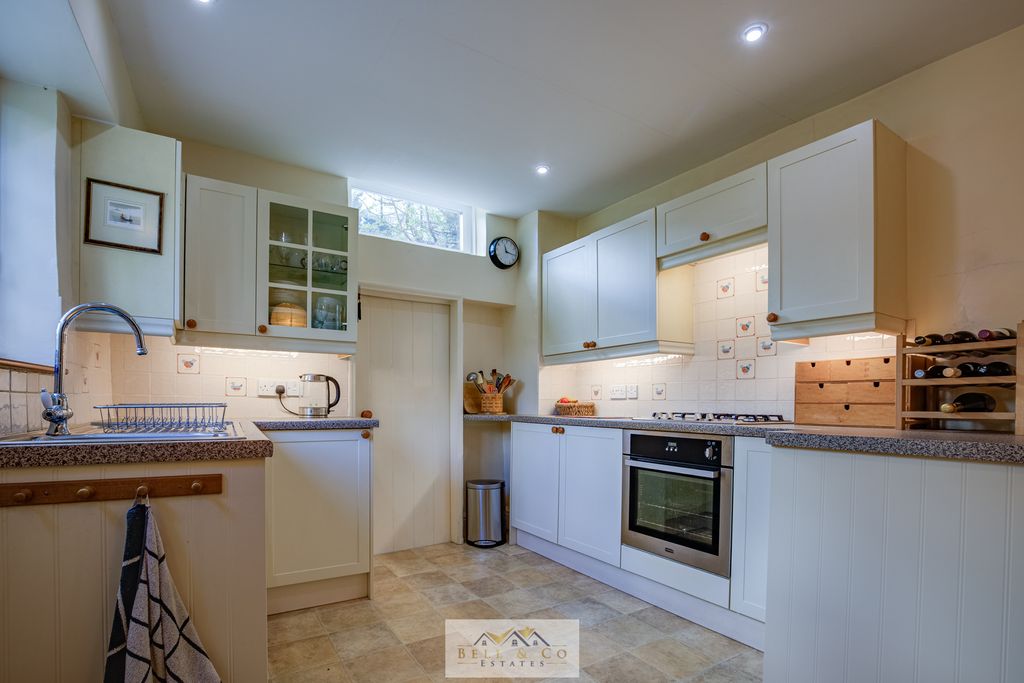 Property photo 2 of 29