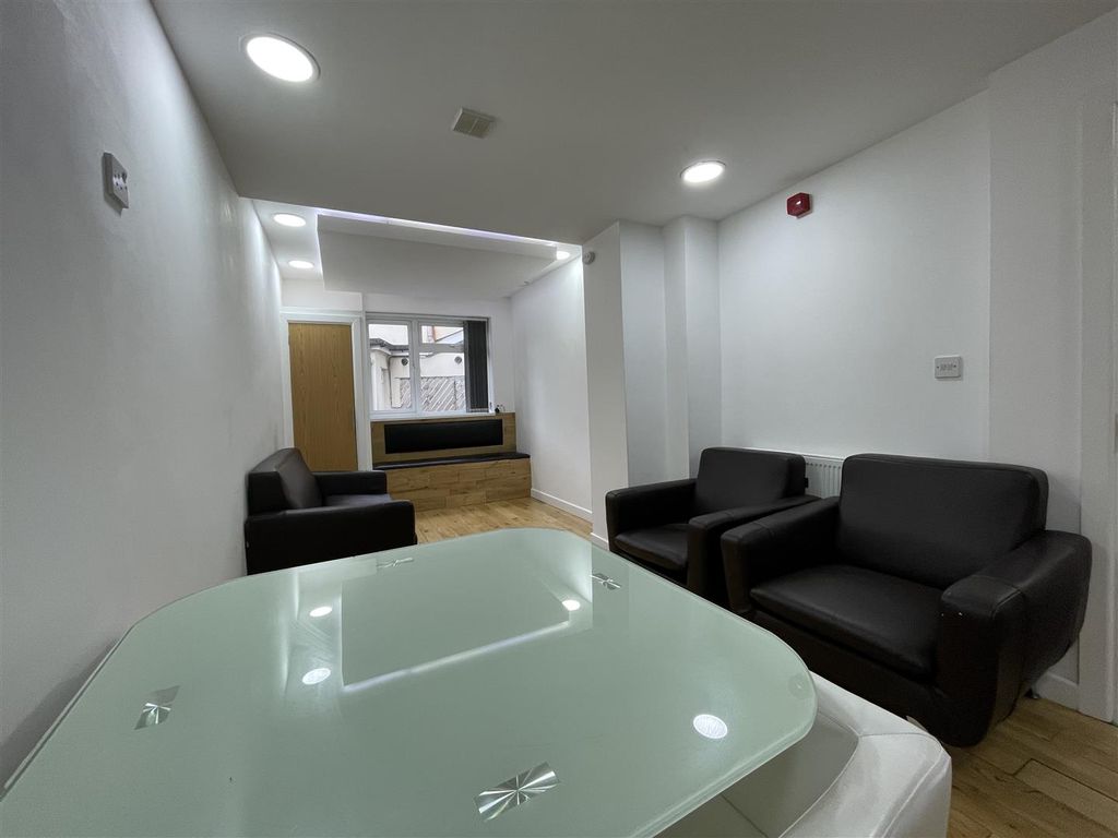 Property photo 2 of 11 Img_4917.Jpg