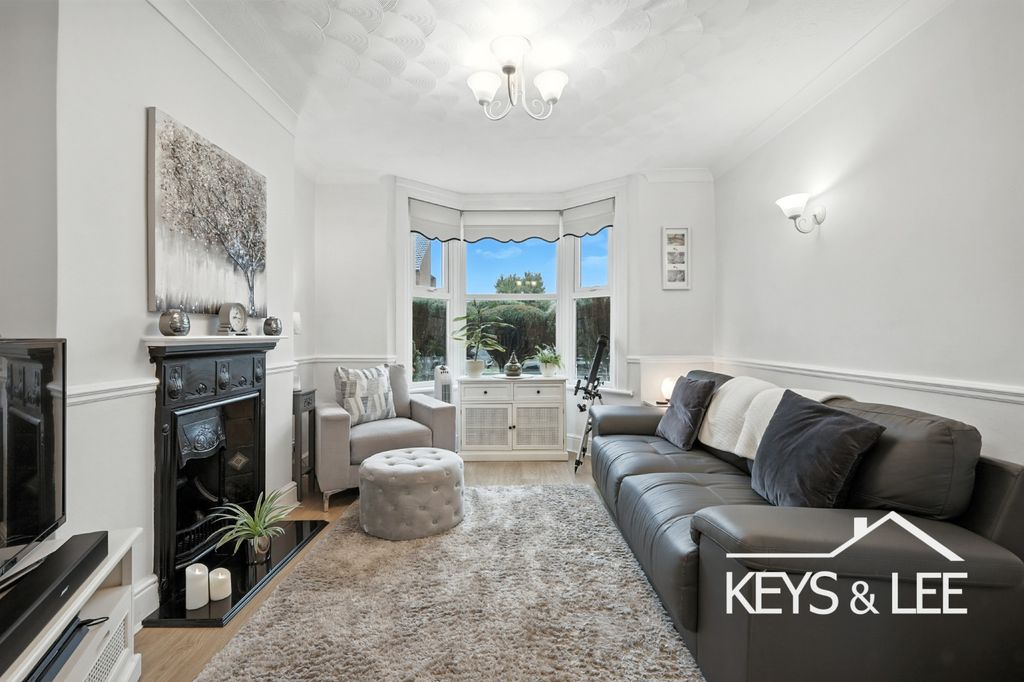 Property photo 3 of 15 3868488