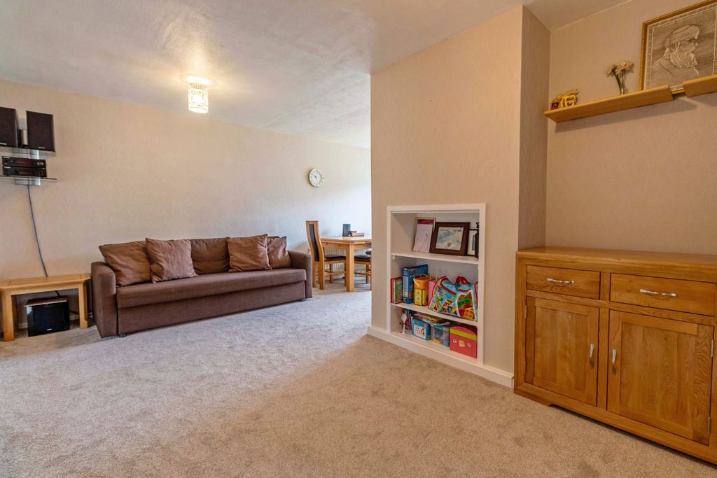 Property photo 3 of 20 Living Room