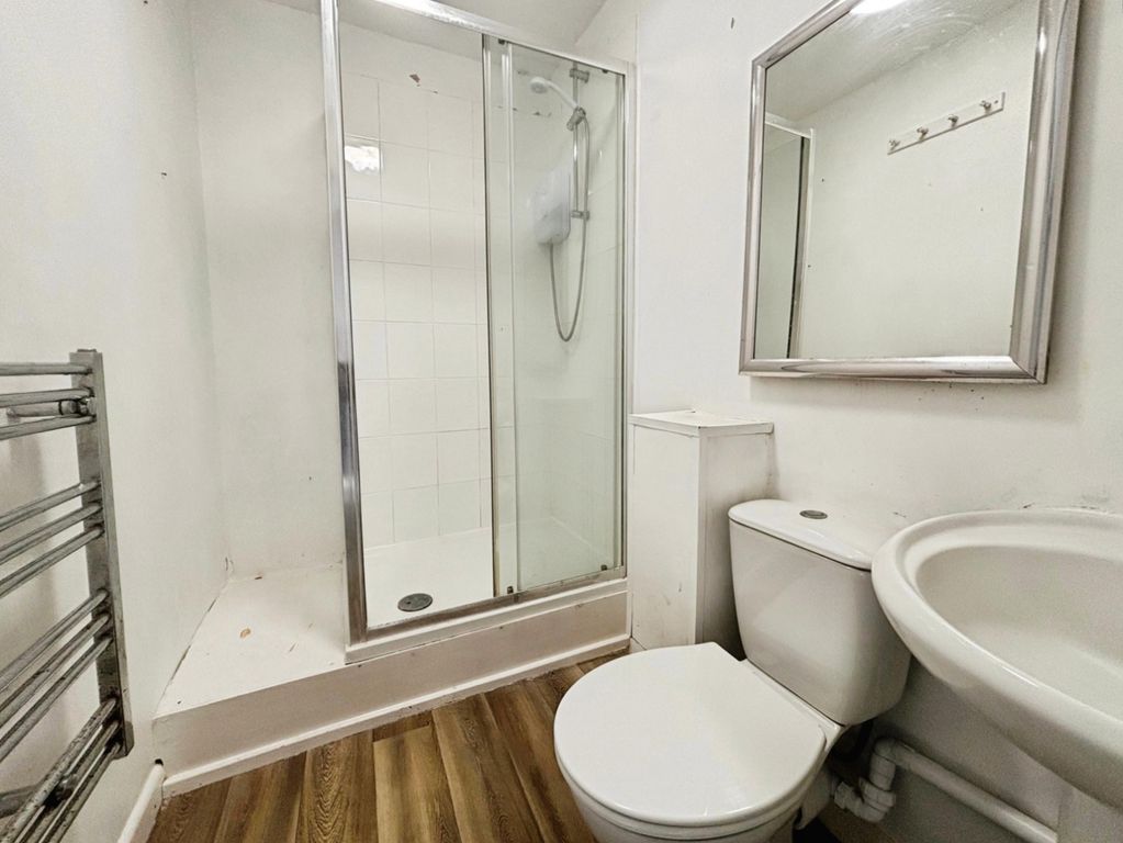 Property photo 3 of 3 Pbox-Bathroom-342546.Jpg