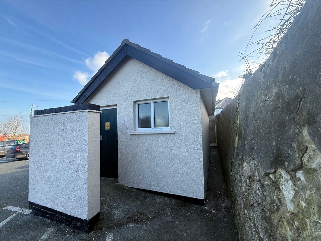 Property photo 2 of 7 Picture No. 10