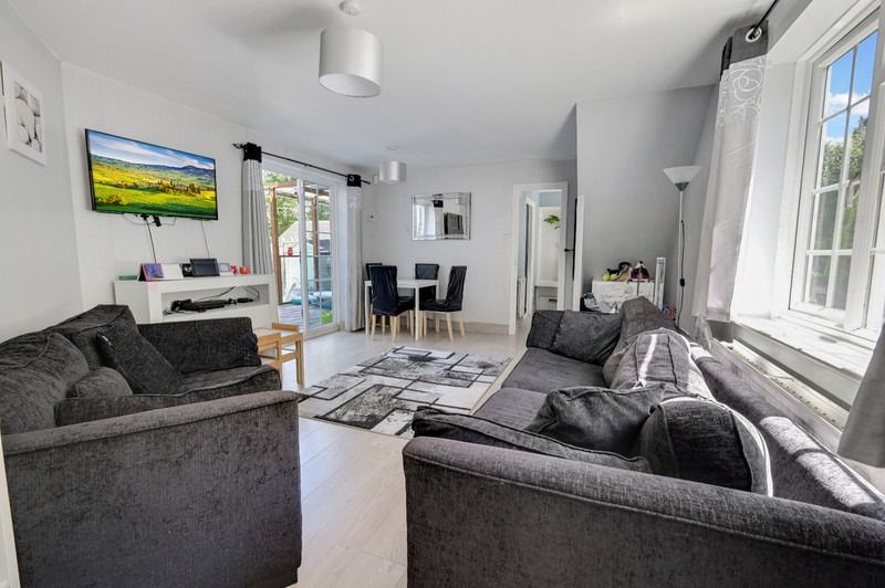 Property photo 3 of 9 4685664