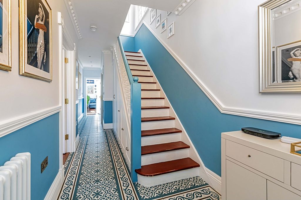 Property photo 2 of 33 Hallway