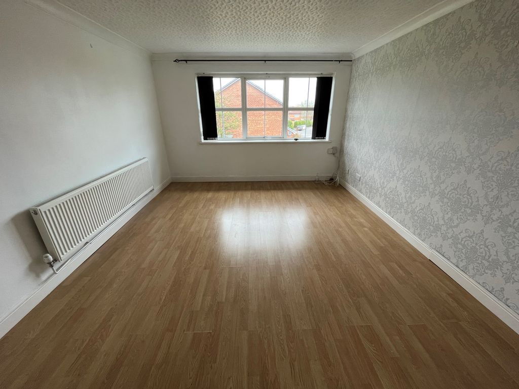 Property photo 2 of 8 Living Room