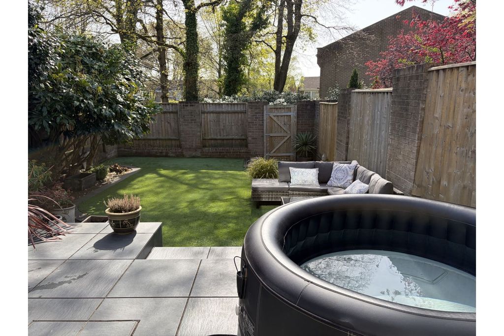 Property photo 2 of 22