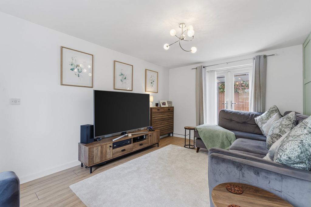 Property photo 3 of 21