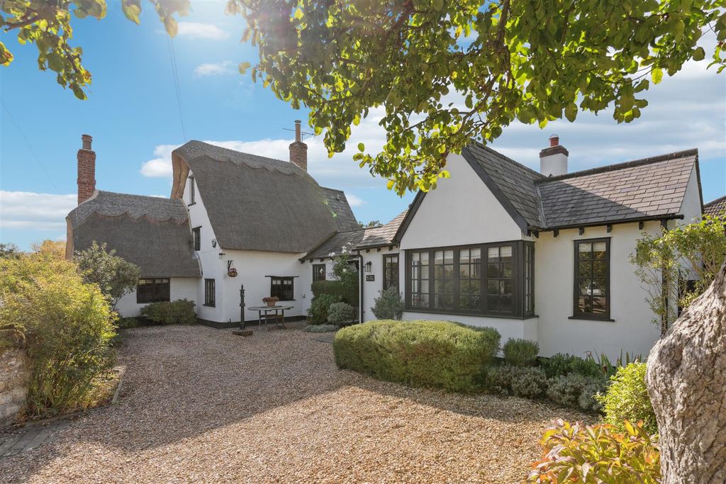 Property photo 1 of 35 Dsc05377-46964c1Ac8ee6820E5d7B8E8555F7Ab2.Jpg