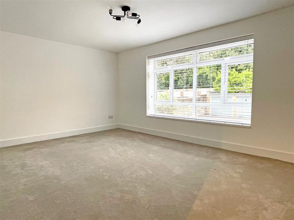 Property photo 3 of 12 Lng1E.Jpg