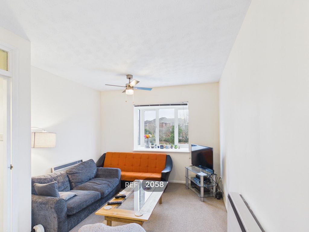 Property photo 3 of 8 Living Room