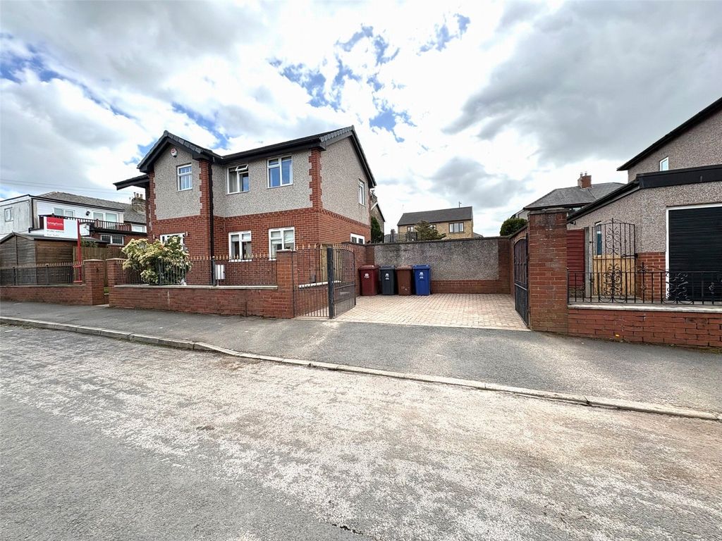Property photo 1 of 25 External