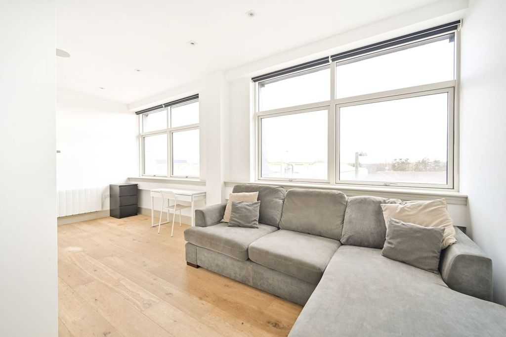 Property photo 1 of 7