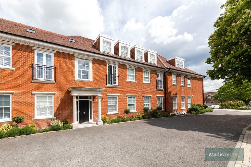 Additional image 14 of 1 bed flat for saleManor Road, Chigwell, Essex IG7