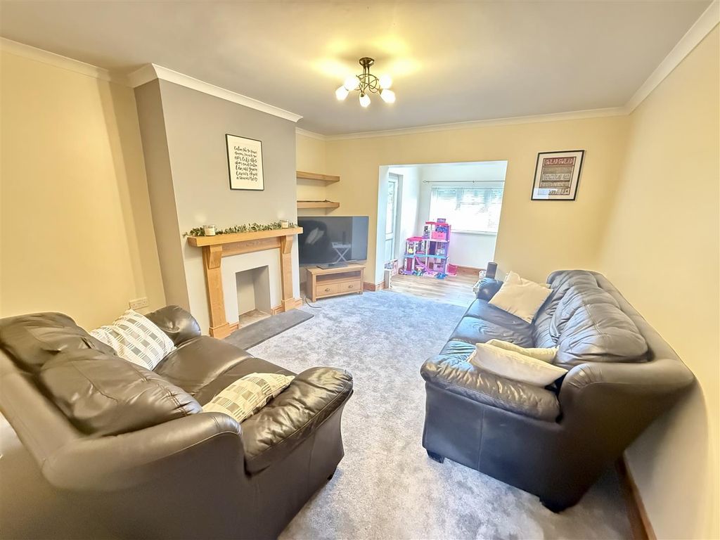 Property photo 3 of 26 Living Room