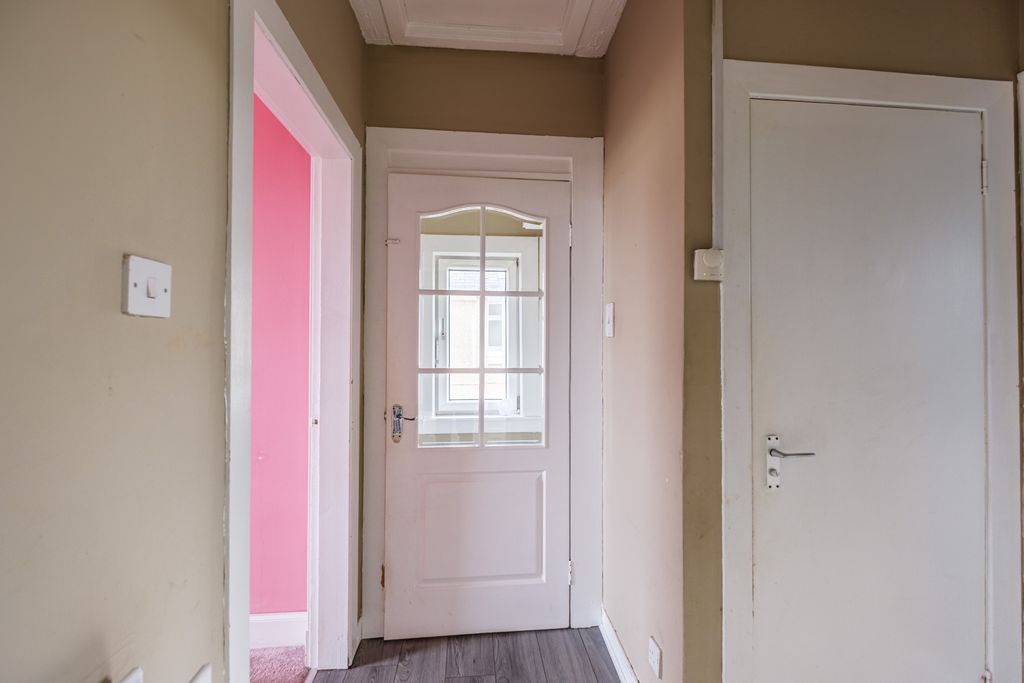 Property photo 3 of 27