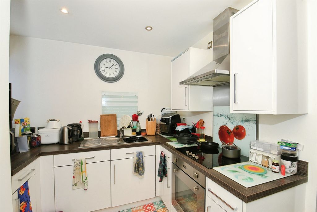 Property photo 2 of 11